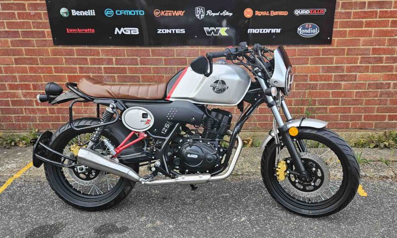 um RENEGADE SCRAMBLER X CAFE 125