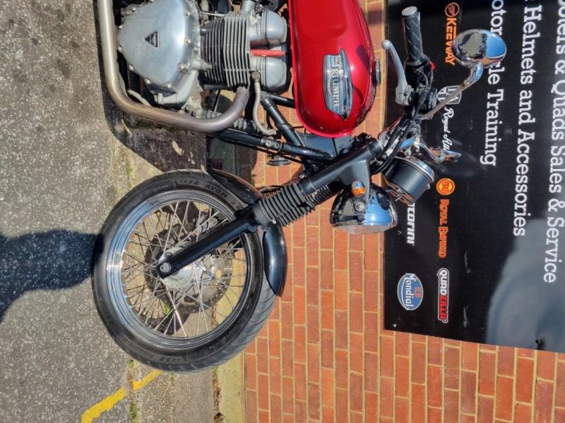 triumph BONNEVILLE