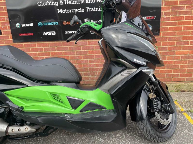 kawasaki J300