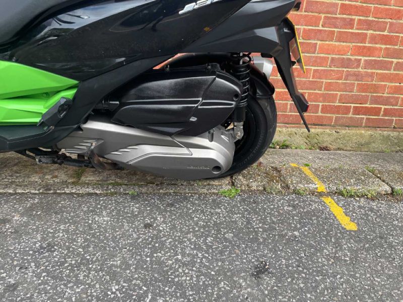 kawasaki J300