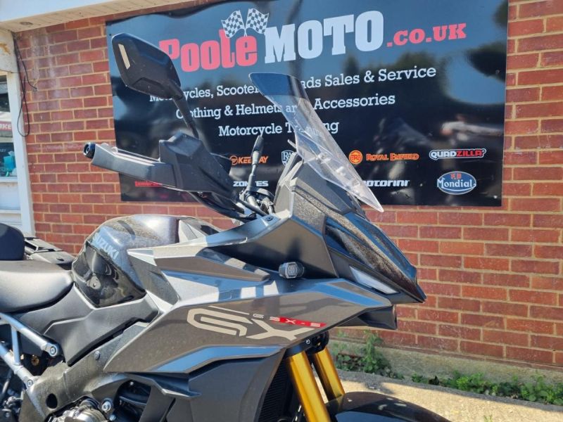 suzuki GSXS1000