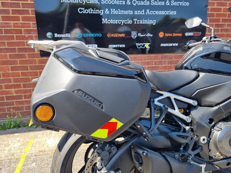 suzuki GSXS1000