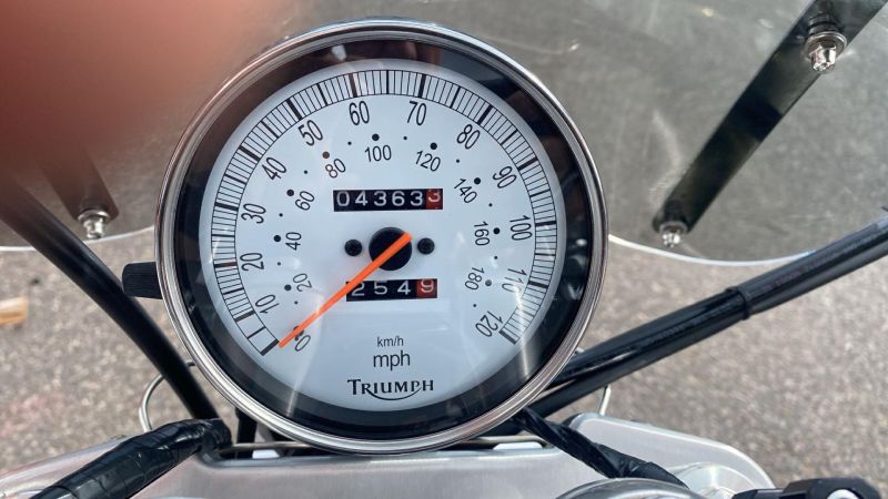 triumph SPEEDMASTER
