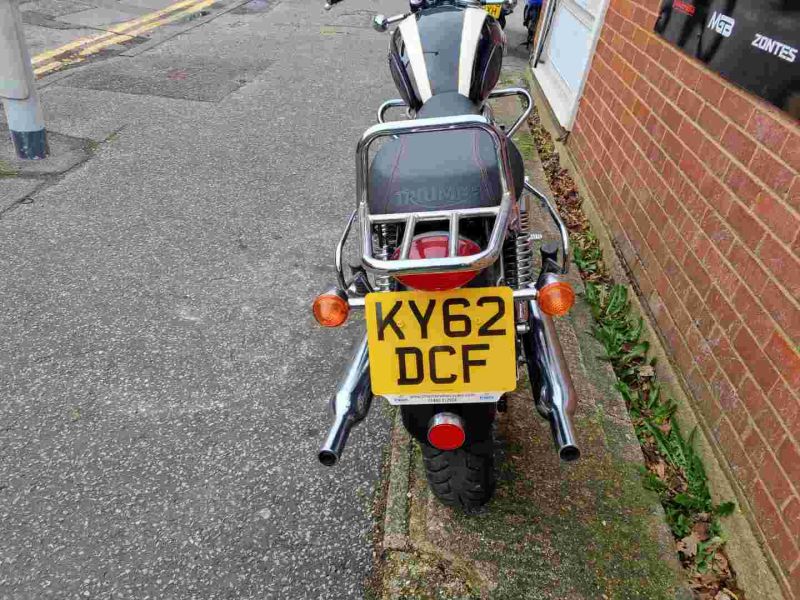 triumph T100