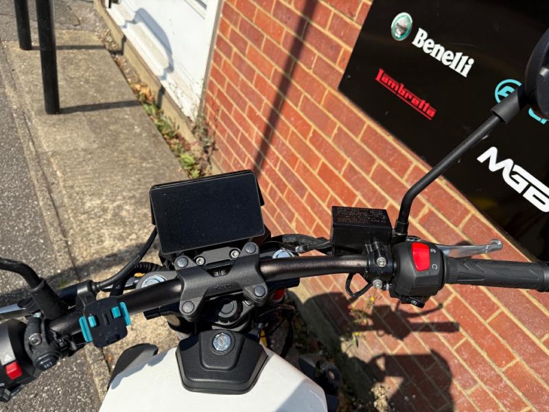 lexmoto RSS125 SCRAMBLER