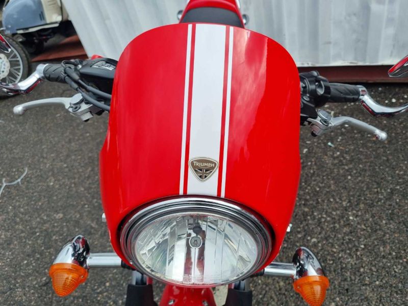 triumph THRUXTON