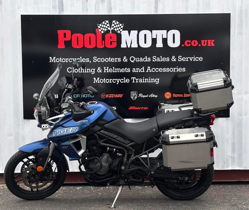 triumph TIGER 800