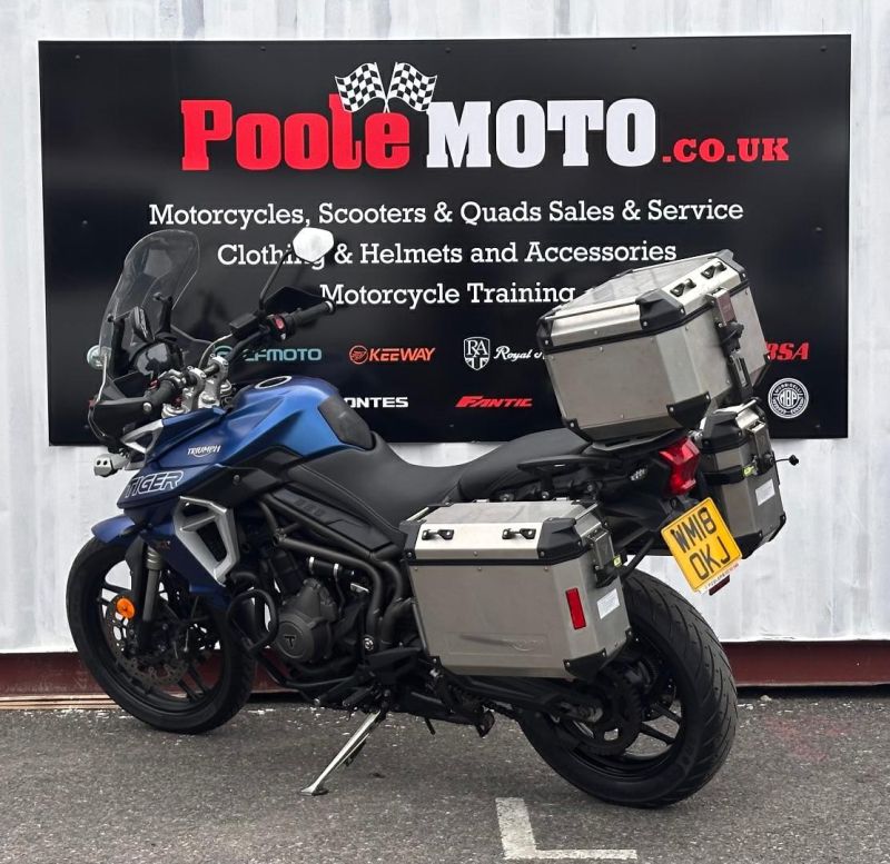 triumph TIGER 800