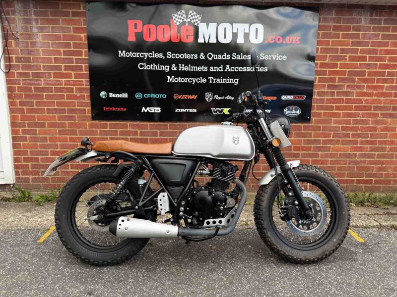 mutt AKITA 125