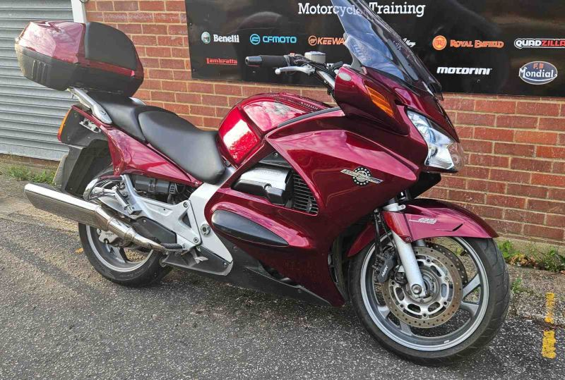 honda HONA ST1300