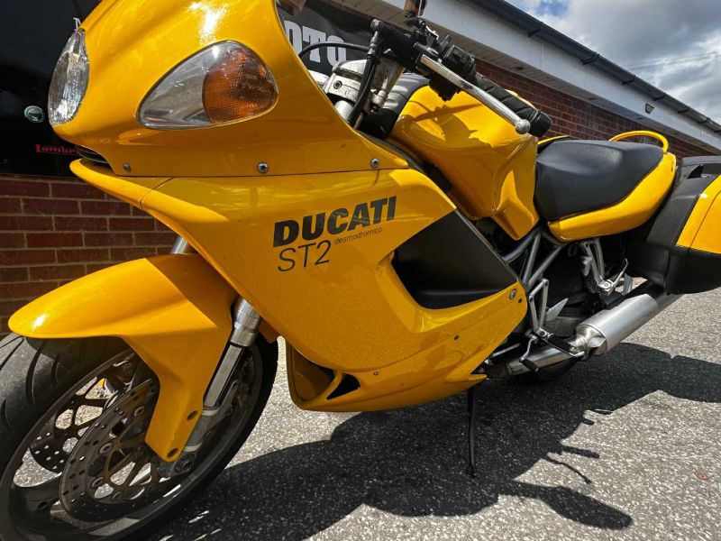 ducati ST2