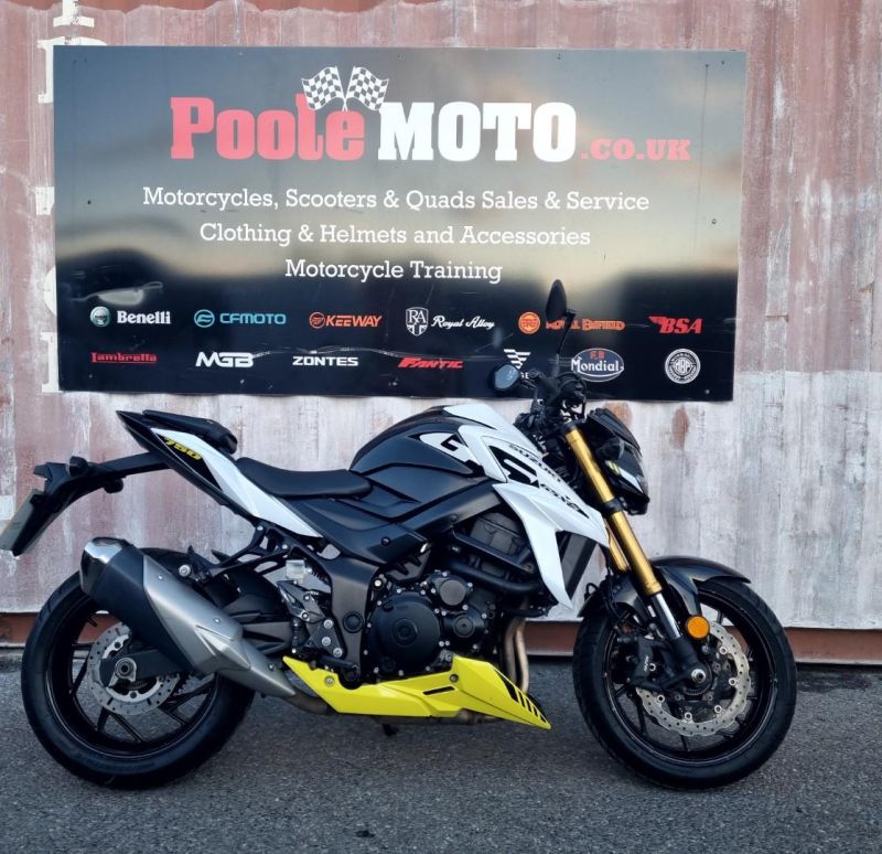 suzuki GSXS750