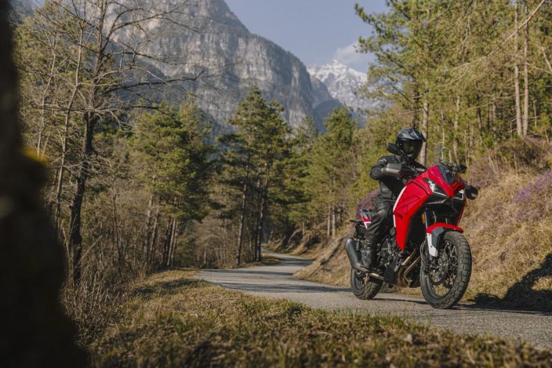 moto morini X-CAPE 700