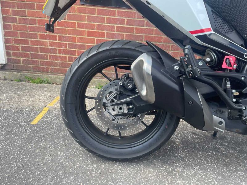 moto morini X-CAPE 650