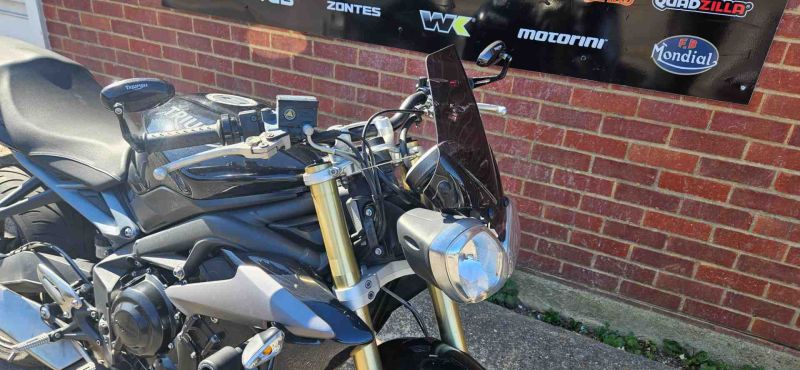 triumph TRUIMPH STREET TRIPLE