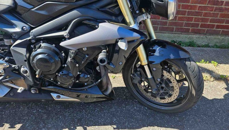 triumph TRUIMPH STREET TRIPLE