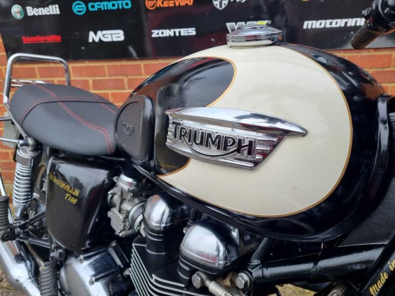triumph T100