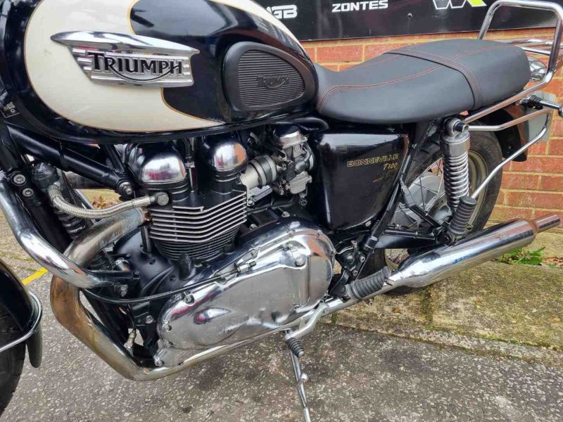 triumph T100