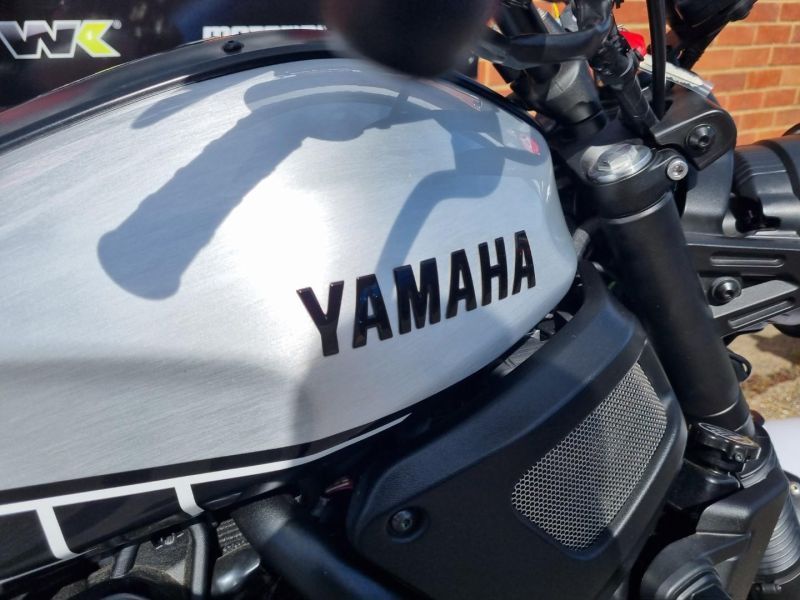 yamaha XSR700