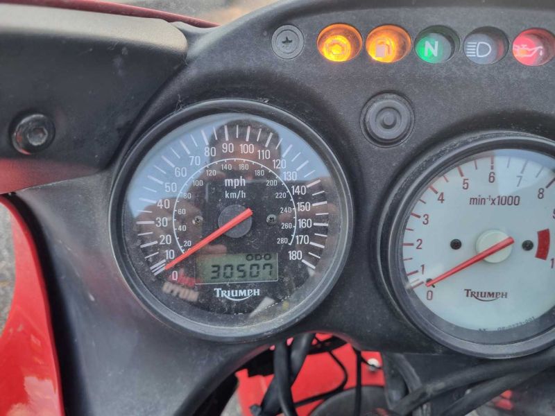 triumph SPRINT ST 955