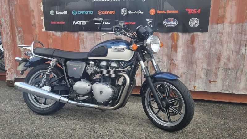triumph BONNEVILLE