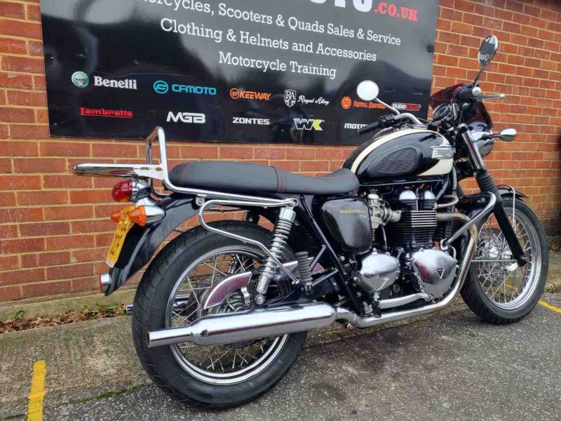 triumph T100