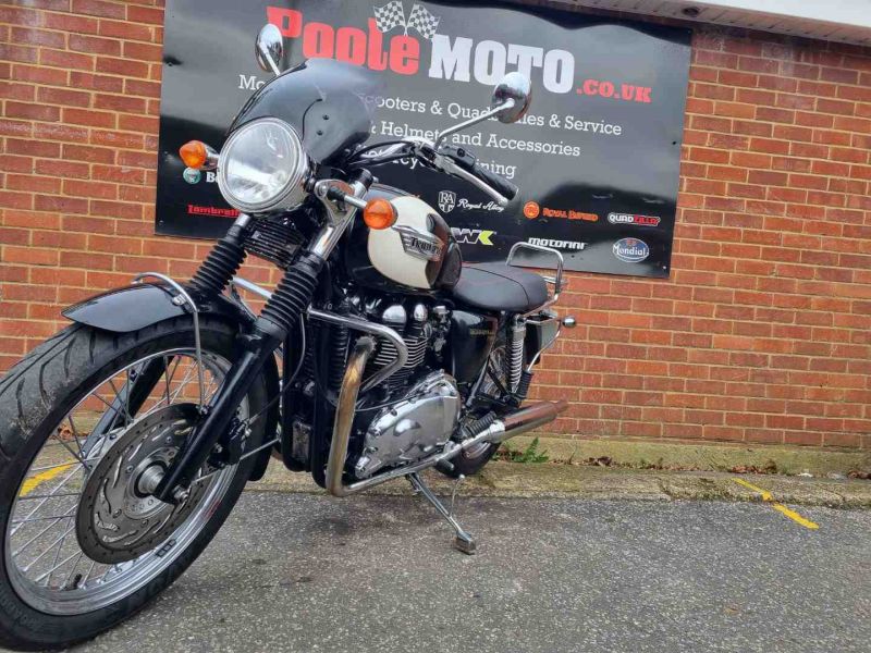 triumph T100