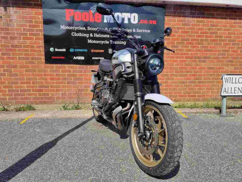 yamaha XSR700