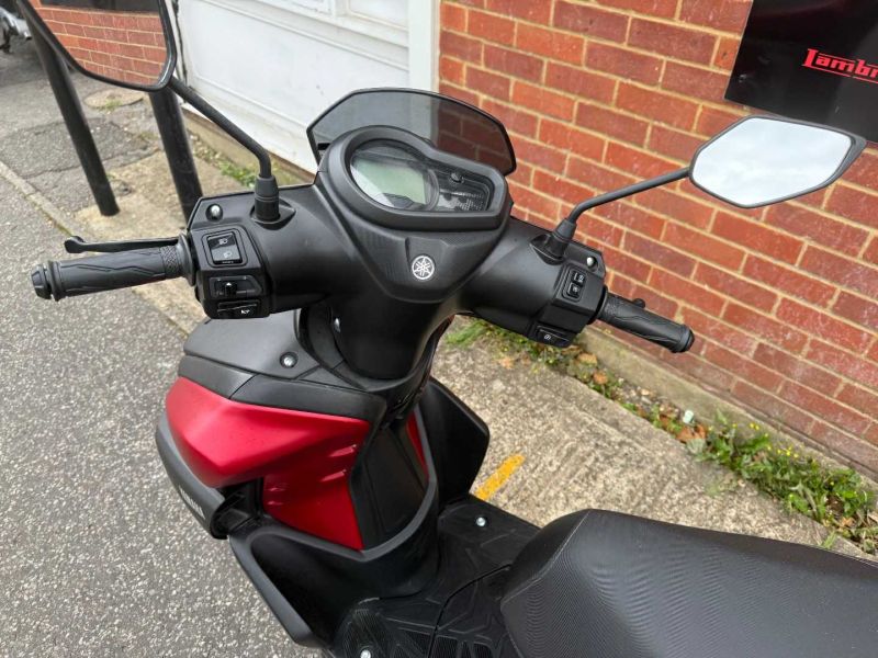 yamaha RAYZR 125