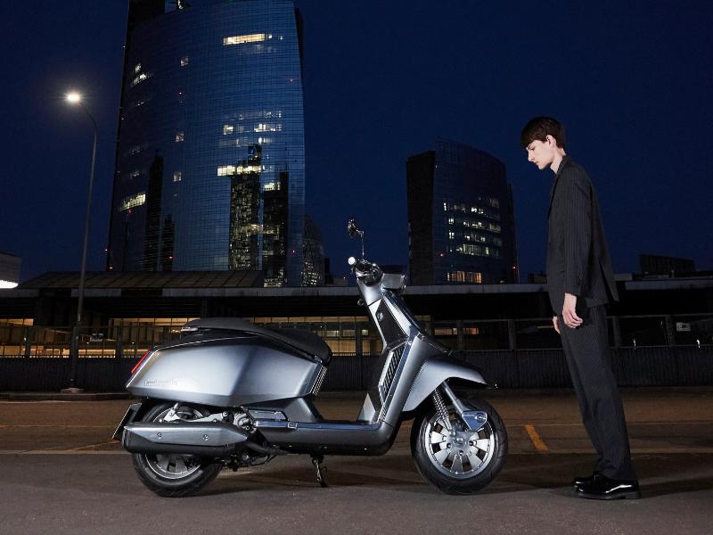 lambretta X300 SR