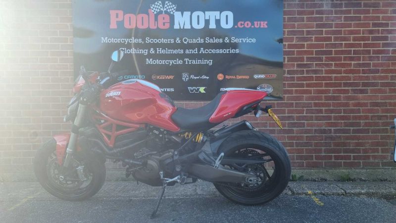 ducati MONSTER