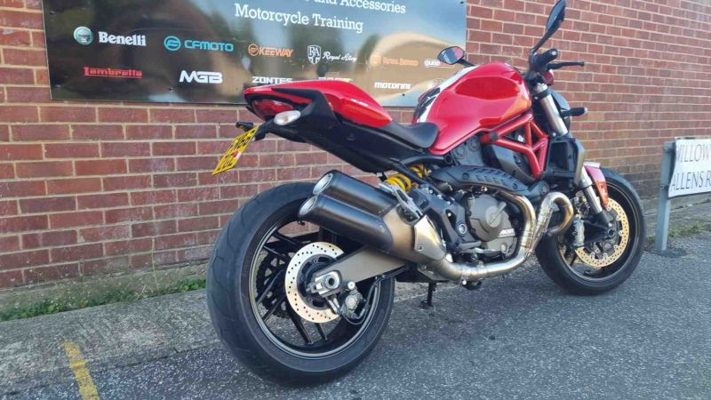 ducati MONSTER