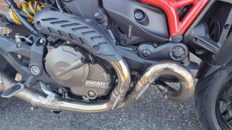 ducati MONSTER