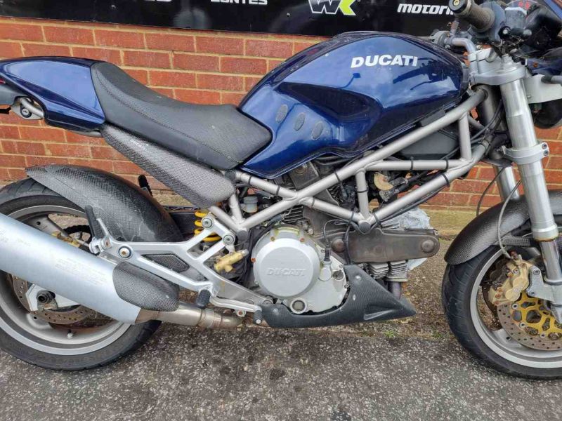ducati MONSTER