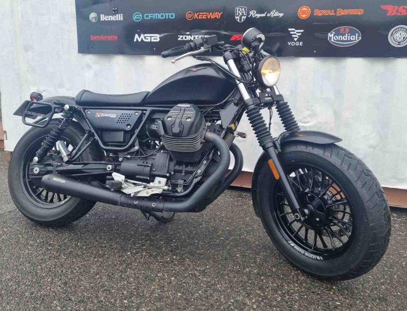 moto guzzi V9 BOBBER