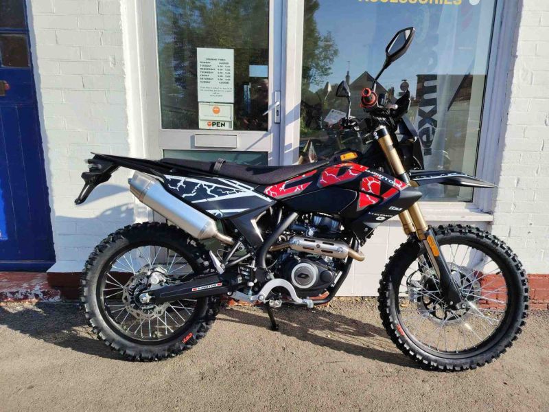 qjmotor COV 125 X