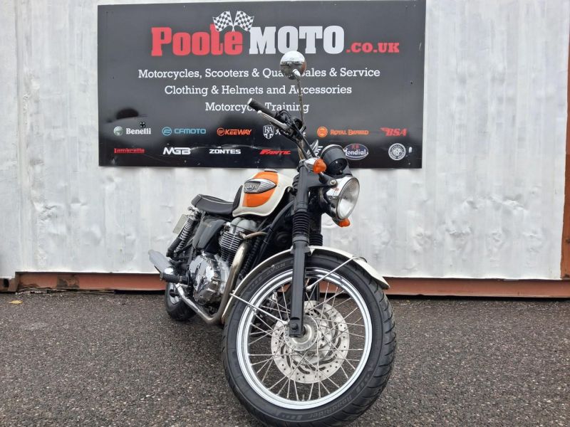 triumph T100