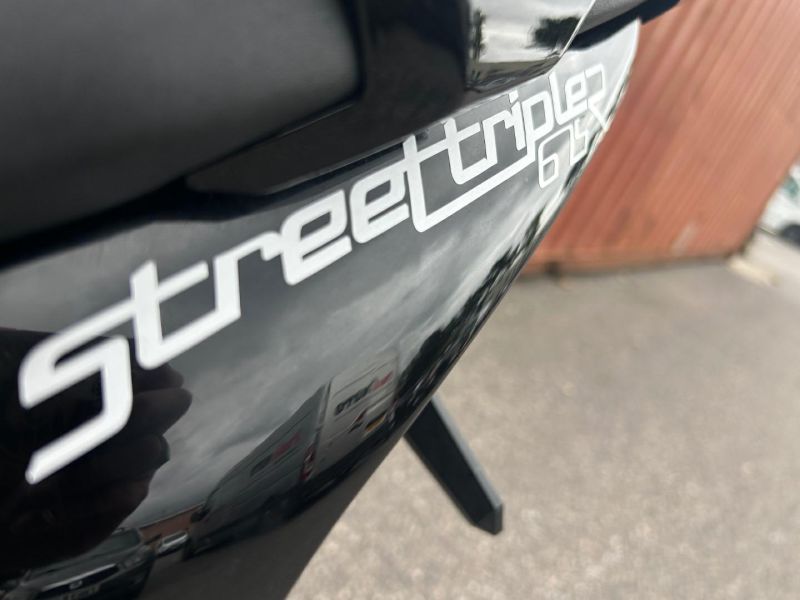 triumph STREET TRIPLE ABS