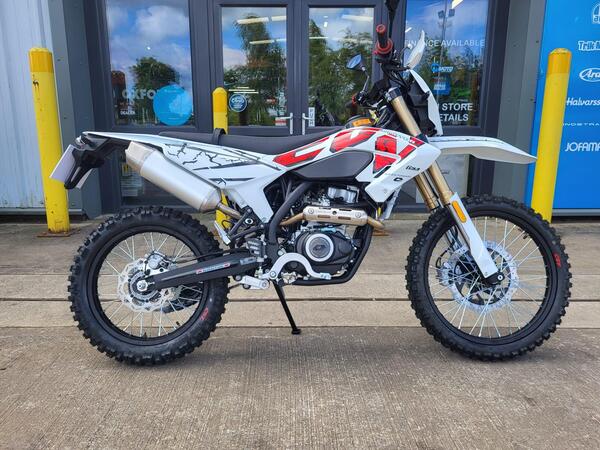 qjmotor COV 125 X