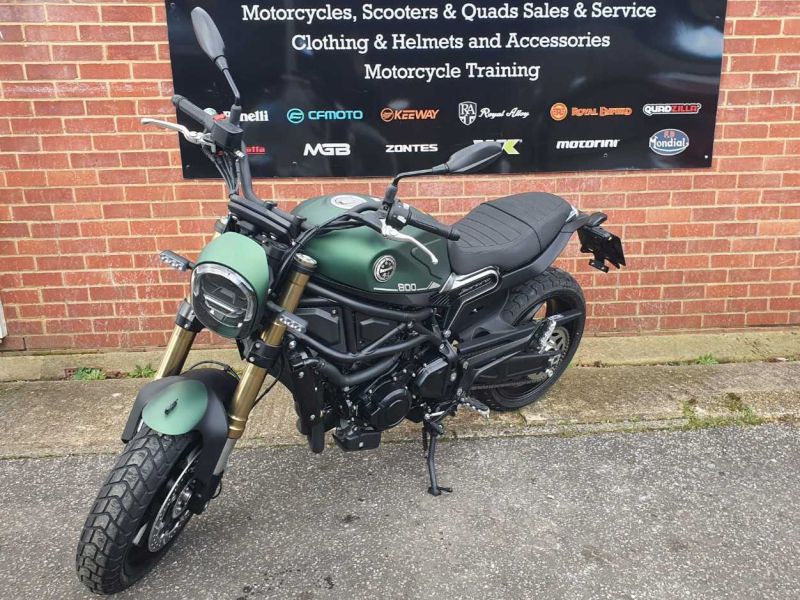 benelli LEONCINO 800