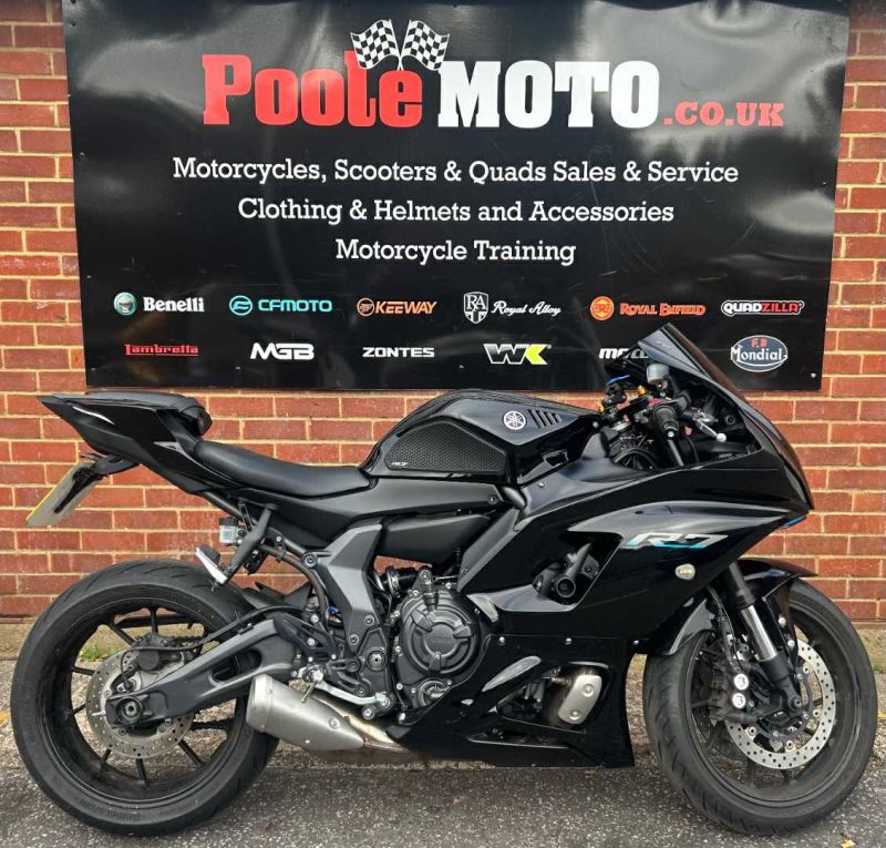 yamaha R7