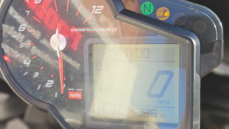 aprilia DORSODURO 750