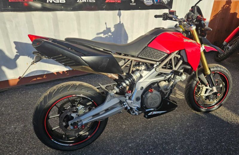 aprilia DORSODURO 750