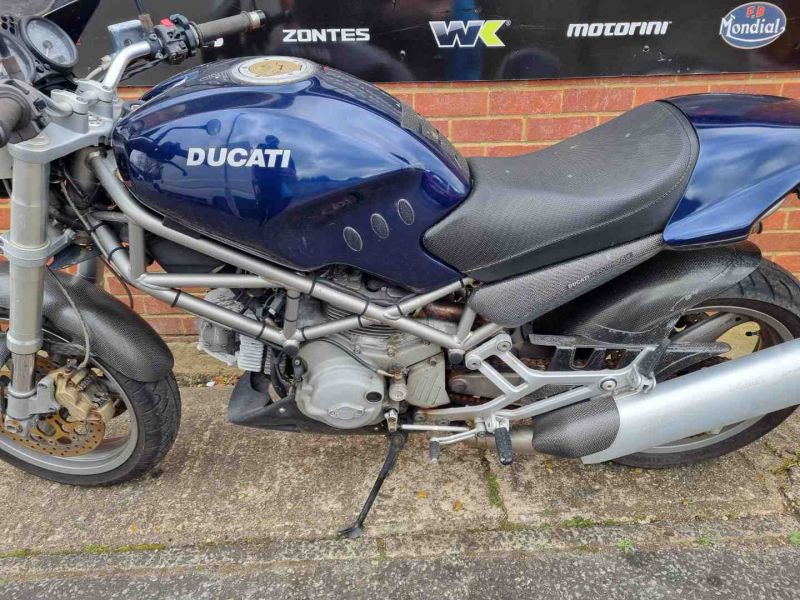 ducati MONSTER