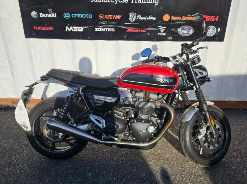 triumph SPEEDTWIN