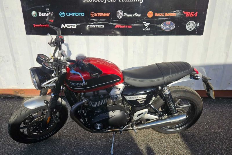 triumph SPEEDTWIN