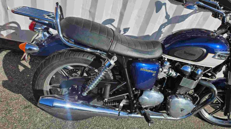 triumph BONNEVILLE 865
