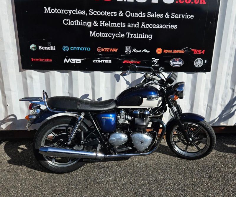 triumph BONNEVILLE 865